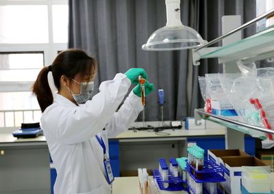 西安市食品藥品檢驗所 多措并舉筑牢防線，護航雙節(jié)期間食品安全